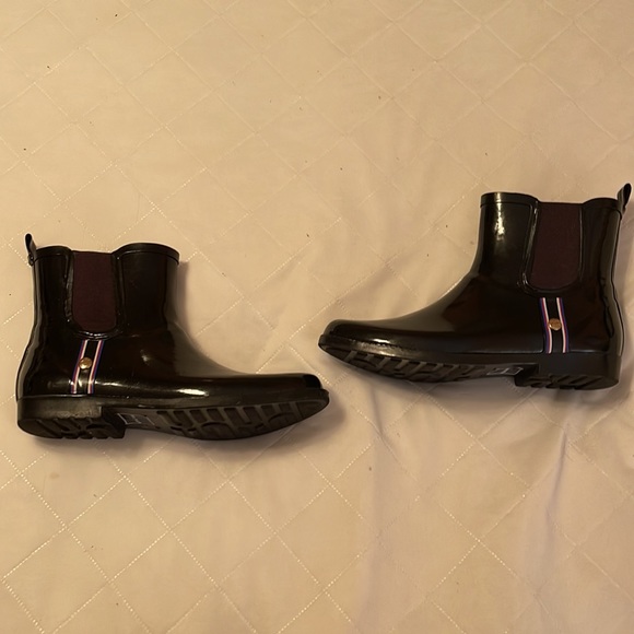 Tommy Hilfiger Black Rain Booties - Picture 2 of 6